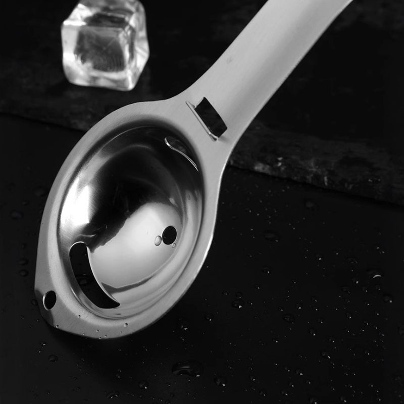 Tojássárgája és fehérje szeparáló – rozsdamentes acélból, hosszú nyél, kézi működtetés