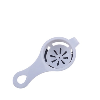 Разделител за белтъци и жълтъци — ръчен, пластмасов, модерен минималистичен стил, неелектричен.