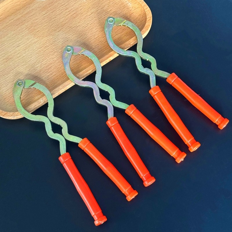 Metalni kliješta za orahe – višenamjenski alat za otvaranje orašastih plodova i ljuštenje ljuske (Podrijetlo: Yiwu; Lansiranje: jesen 2016; Materijal: Drugo; Uvoz: Ne)