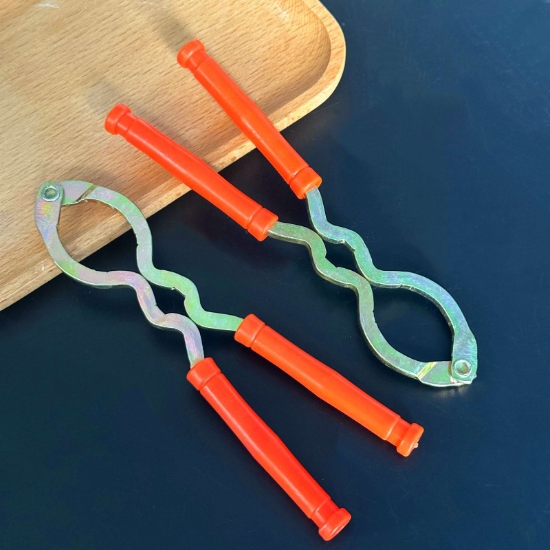 Metalni kliješta za orahe – višenamjenski alat za otvaranje orašastih plodova i ljuštenje ljuske (Podrijetlo: Yiwu; Lansiranje: jesen 2016; Materijal: Drugo; Uvoz: Ne)