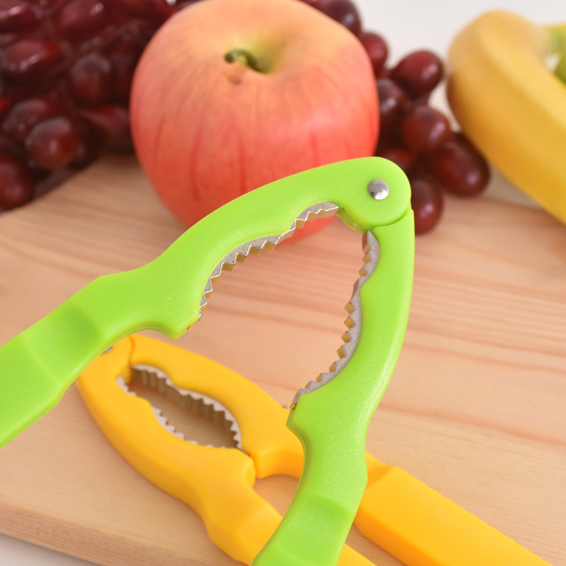 Višenamjenski klip za orahe od cinkovog legura s mat završnim premazom – kovani klip za hranu u kartičnom pakiranju