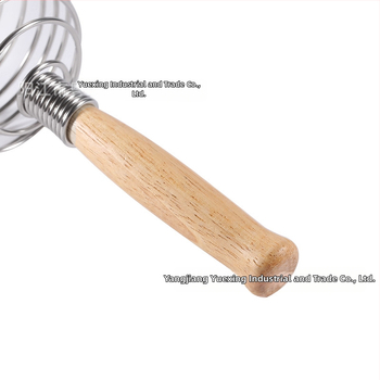 Ručni mućkalica za jaja s drvenom drškom i sferičnom glavom od nehrđajućeg čelika, moderni minimalistički dizajn