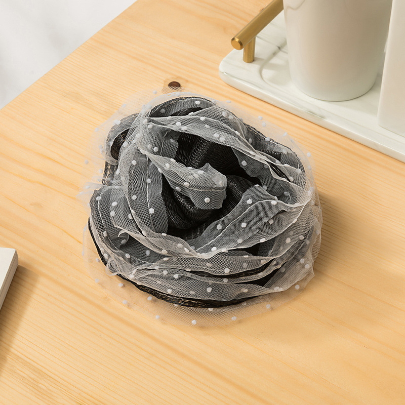 Fürdőgolyó pöttyös dizájnnal, anyag: polietilén és poliészter, 300 darab a dobozban, testreszabható