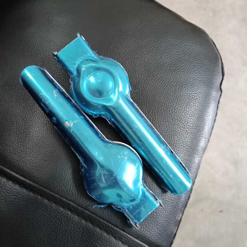 Rozsdamentes acél gesztenyepattintó klipek, kézi nyomó eszköz a nyers gesztenyék hámozásához, modern egyszerű stílus (Anyag: rozsdamentes acél; Kategória: gesztenyepattintó klipek; Stílus: modern egyszerű; Piacra dobás: 2013 tavasza)