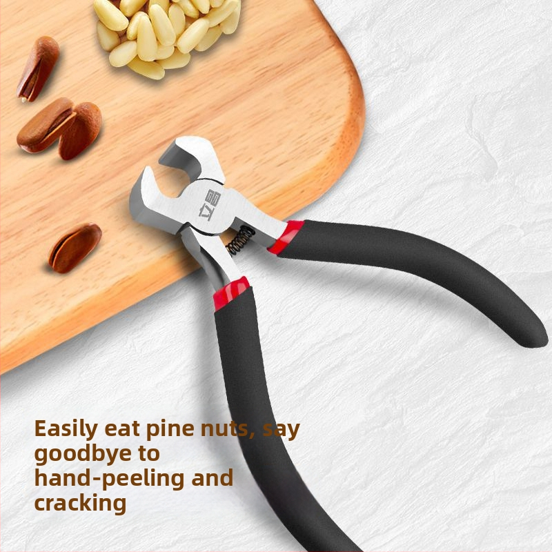 Louskáč na borovicové oriešky – nástroj s upínacím mechanizmom z ocele s vysokým obsahom uhlíka