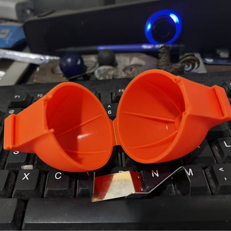 Ručni mućnjak za jaja s otvaračem ljuske i odvajačem ljuske — nije električni, odvojivi i za pranje, moderni minimalistički stil