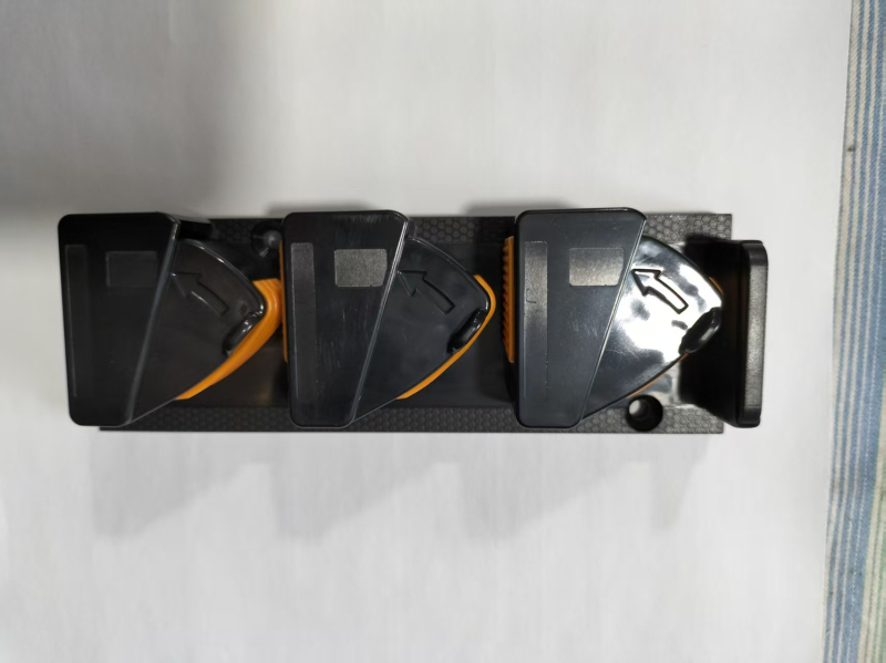  Zidni držač za štapove za ribolov — instalacija bez bušenja, materijal plastika + UV mekani materijal, dizajn s 3 i 9 pretinaca