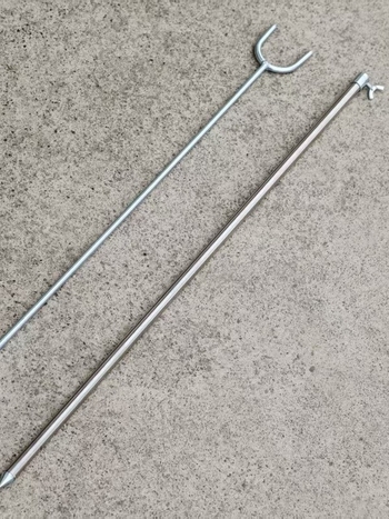 Suport pentru lansete de pescuit cu inserție în sol – metal Yingfeng, model 1004478436