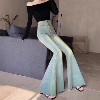 Ženske traperice – visok struk, široke nogavice, fishtail dizajn, denim, 50–70% pamuk, 30–50% poliester, mikroelastičnost