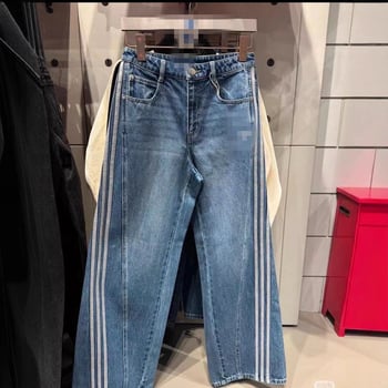 Unisex traperice, ravne kroja, denim od pamuka s 30-50% regeneriranih vlakana celuloze, srednji struk, mikroelastičnost, zima 2025