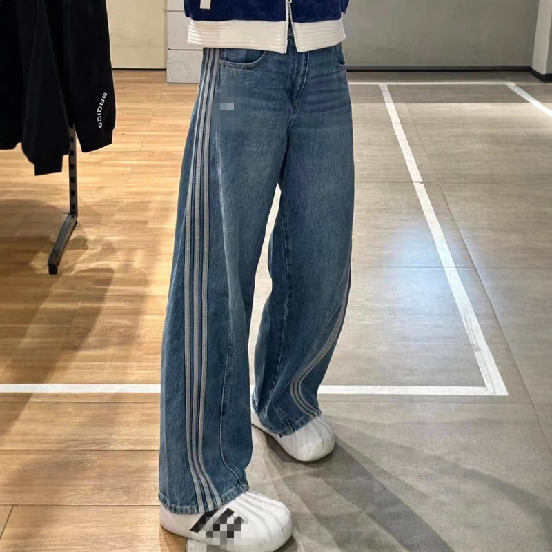 Unisex traperice, ravne kroja, denim od pamuka s 30-50% regeneriranih vlakana celuloze, srednji struk, mikroelastičnost, zima 2025