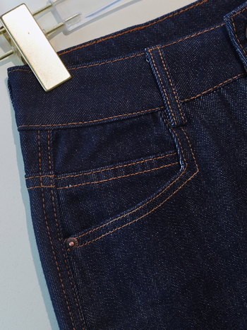 Traperice – Visoki pojas, ravni kroj, denim; pamuk 95%+, mikroelastičnost