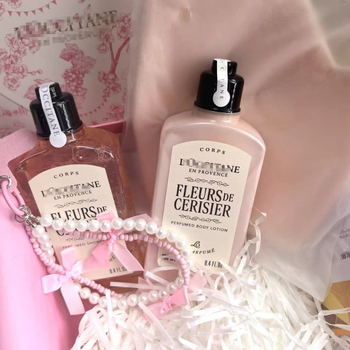 Sakura tusfürdő és hidratáló testápoló készlet – hidratálás és hosszan tartó illat