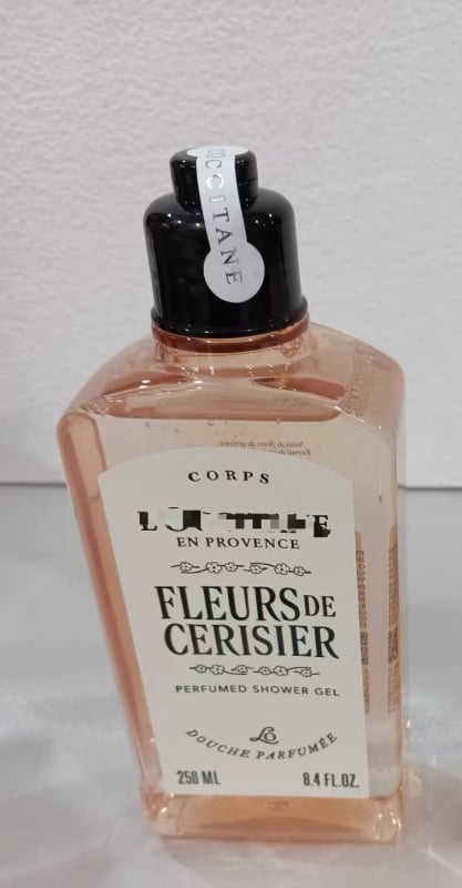 Sakura tusfürdő és hidratáló testápoló készlet – hidratálás és hosszan tartó illat