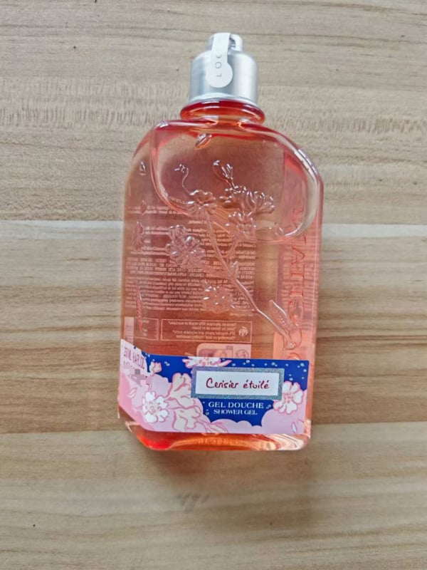 Sakura tusfürdő és hidratáló testápoló készlet – hidratálás és hosszan tartó illat