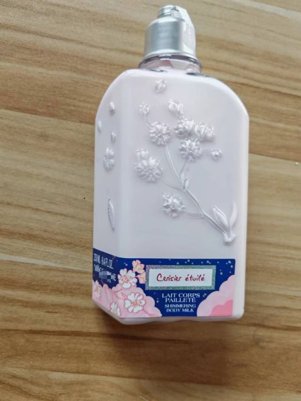 Sakura tusfürdő és hidratáló testápoló készlet – hidratálás és hosszan tartó illat