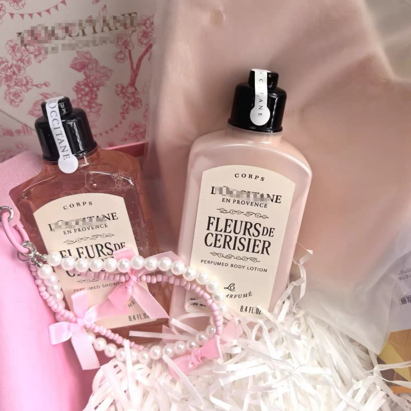 Sakura tusfürdő és hidratáló testápoló készlet – hidratálás és hosszan tartó illat