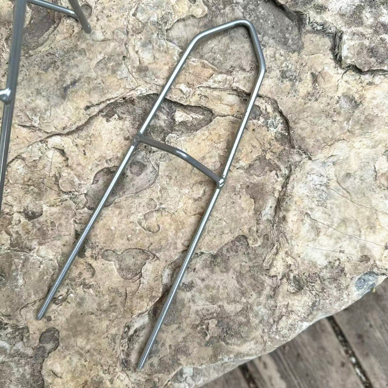 Metalni stalak za ribolovne štapove, ukopan u tlo, sklopiv, bez rotacije