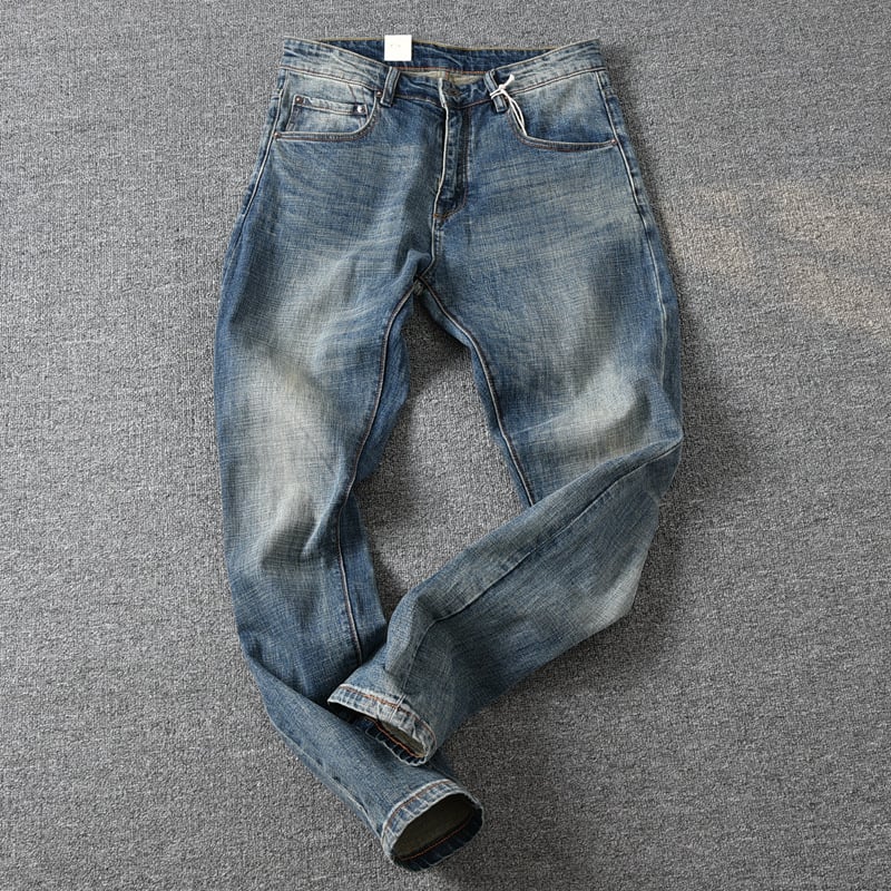 Traperice, ravni kroj, niski struk, zatvarač, ručno crtani detalj, stil K-style i osnovni stil