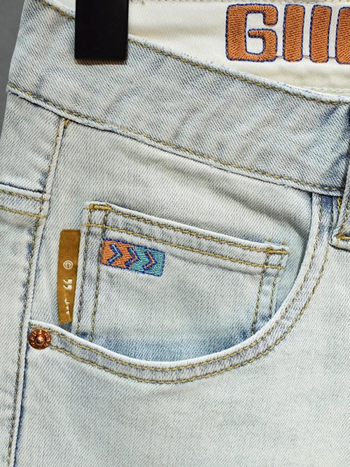 Muške traperice visokog struka, ravnog kroja, skraćene duljine, zip i mikroelastični pamuk denim