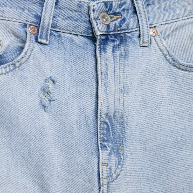 Blugi croi drept, lungime trei sferturi, talie medie, poliester 50–70%