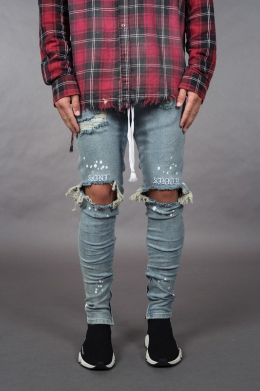 Traperice – uski ceruzasti kroj, srednji pojas, pamukasti denim s poderotinama, vezenje i splash ink pranje