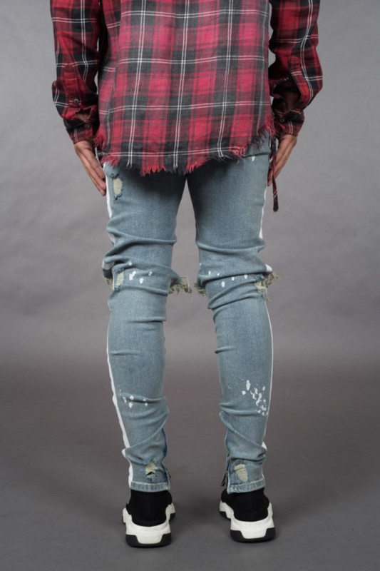 Traperice – uski ceruzasti kroj, srednji pojas, pamukasti denim s poderotinama, vezenje i splash ink pranje