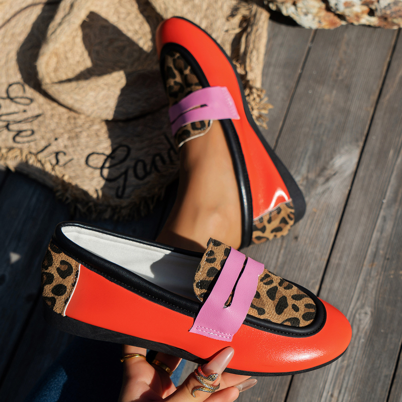 Ženske loaferice s leopard uzorkom i šavovima - PU gornji dio, okrugli vrh, niski pet 1–3 cm, gumeni potplat