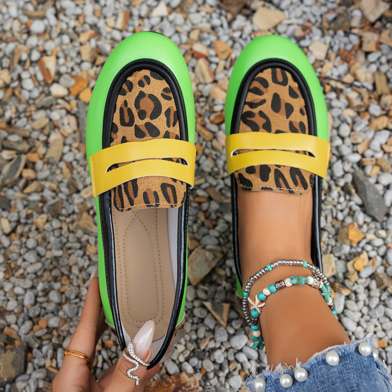 Ženske loaferice s leopard uzorkom i šavovima - PU gornji dio, okrugli vrh, niski pet 1–3 cm, gumeni potplat