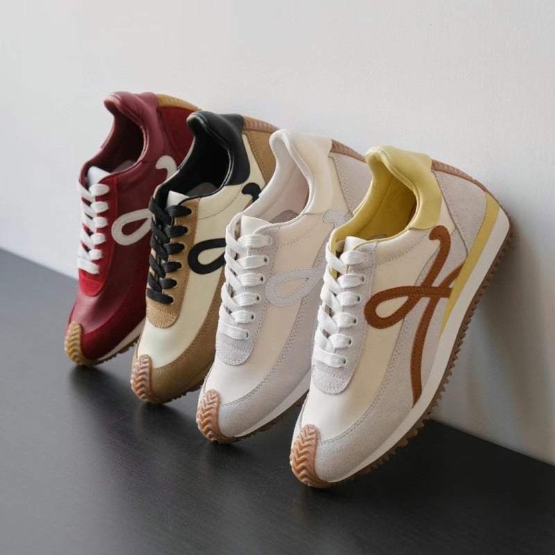 Ženske tenisice od prave kože, s vezicama sprijeda, debela potplat za povećanje visine, gumeni đon i kožni uložak