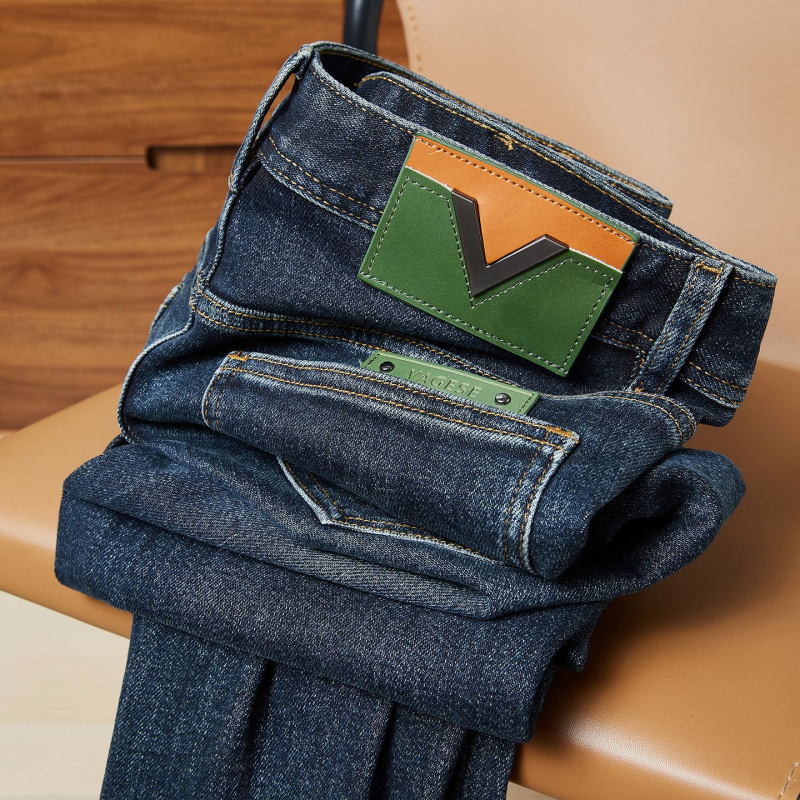 Muške traperice, Slim Straight kroj, srednji pojas, zatvaranje na zip, denim od 90% pamuka s elastanom