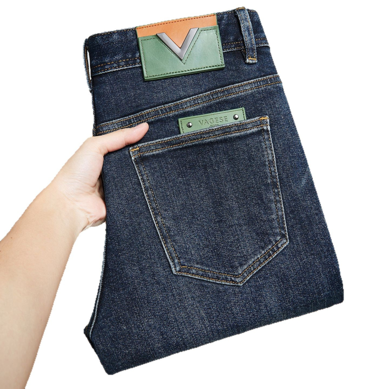Muške traperice, Slim Straight kroj, srednji pojas, zatvaranje na zip, denim od 90% pamuka s elastanom
