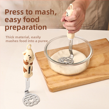 Nerezová kuchynská súprava s mačkou v kreslenej podobe: šľahač na vajcia, separátor bielkovín, sito na múku a pasírovač zemiakov
