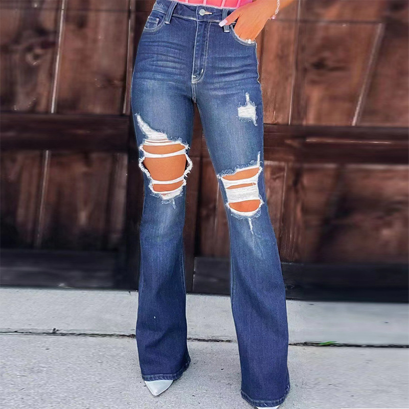 Ženske džins hlače s visokim strukom, distressed detalji i mikro-flare stil, ručna obrada, denim-mješavina s poliesterom 90–95%, ljeto 2023
