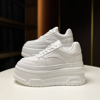 Adidași din piele naturală, cu șireturi, talpă groasă pentru creșterea înălțimii, vârf rotund, talpă din cauciuc, căptușeală din blană de miel