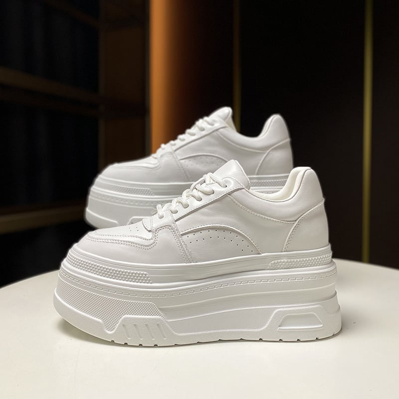 Adidași din piele naturală, cu șireturi, talpă groasă pentru creșterea înălțimii, vârf rotund, talpă din cauciuc, căptușeală din blană de miel