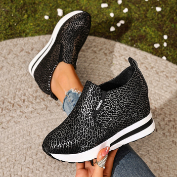 Ženske loafers, euro-američki stil s dizajnom povećanja visine — zaobljena prednja, gornji dio od umjetne kože, potplat od gume, srednji potpetica 3–5 cm, Slip-On