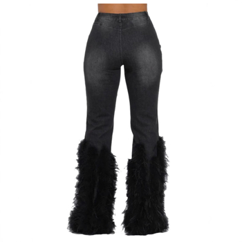 Džins MZ88600 – distressed s perlama i perima, ravni kroj, srednji pojas, denim s pamukom 70–80% i spandex <30%, visoka elastičnost