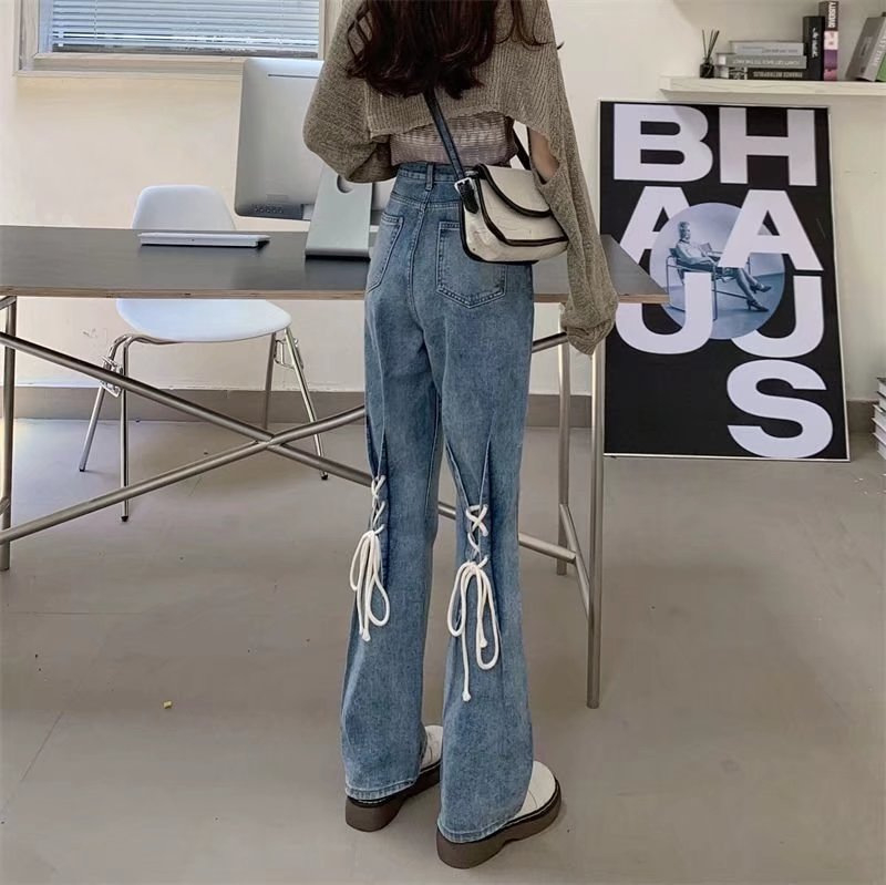Traperice visokim pojasom i ravnim krojem, denim, 50-70% poliester i 30-50% pamuk, slobodan kroj