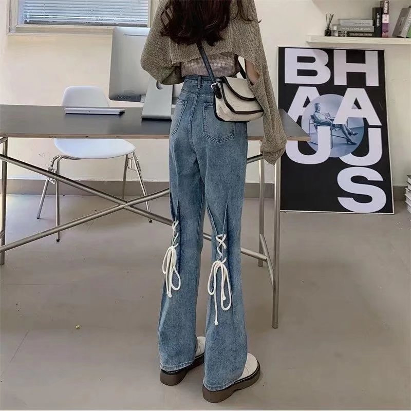Traperice visokim pojasom i ravnim krojem, denim, 50-70% poliester i 30-50% pamuk, slobodan kroj