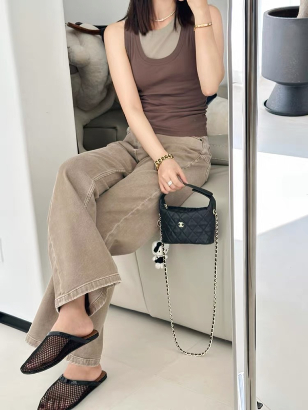 Pamučne traperice (ravni kroj, srednje struka, distressed, jesen 2025)