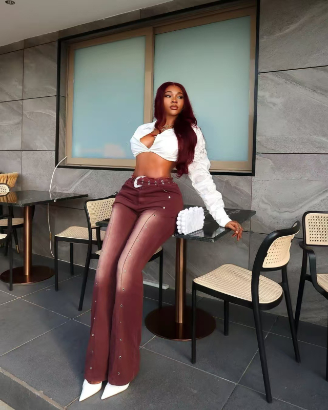 Traperice visokog struka, bootcut kroj, denim s 70–80% denim i Spandex, micro-blown acid-wash, retro eyelet design