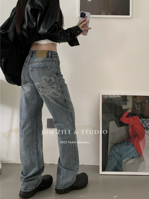 Női magas derekú, széles lábú farmernadrág, 70–80% pamut, 2025 ősz