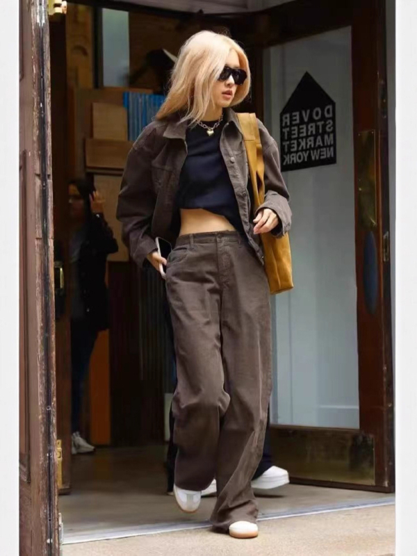 Traperice s ravnim krojem, visok pas, denim, pamuk 80-90%, jesen 2025