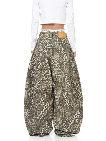 Traperice s leopardom uzorkom, unisex, dekonstruirana silueta, široke nogavice, pamuk (50–70% pamuk)