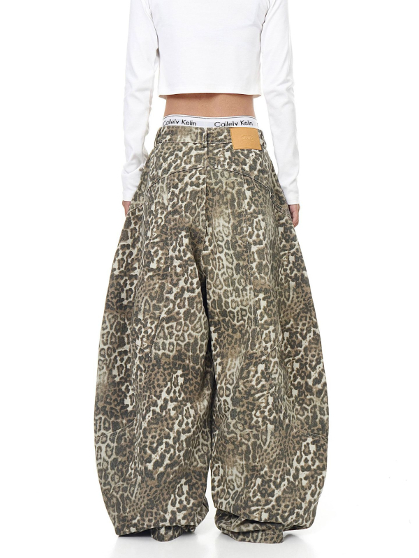 Traperice s leopardom uzorkom, unisex, dekonstruirana silueta, široke nogavice, pamuk (50–70% pamuk)