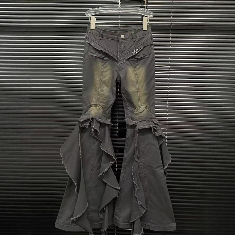 Ženske traperice s boricama i patchworkom, uski kroj, niski struk, distressed, poliester 80-90%