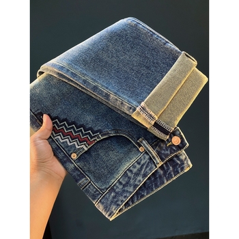 Traperice uskog kroja, srednji rise, zatvarač, pet džepova, pamuk-denim