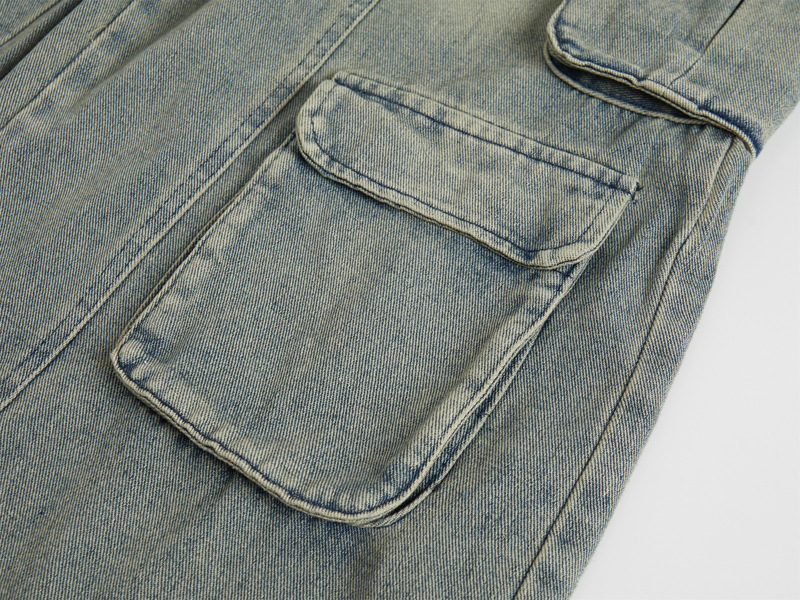 Jeanși din denim, talie medie, croială dreaptă, 100% bumbac, buzunare multiple, finisaj spălat