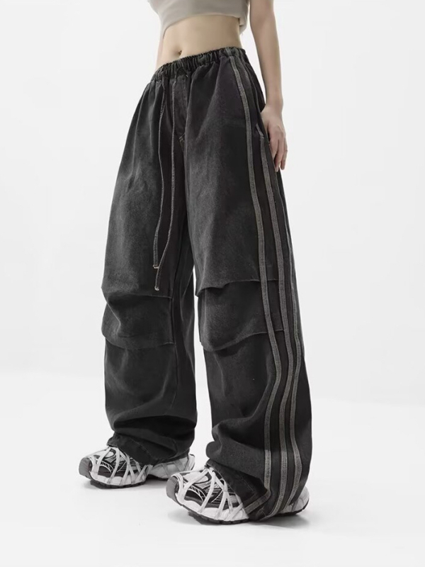 Jeansi bărbați cu dungi și uzură, finisaj spălat cu apă, croială dreaptă, nasturi în față, denim din bumbac (51-70%)